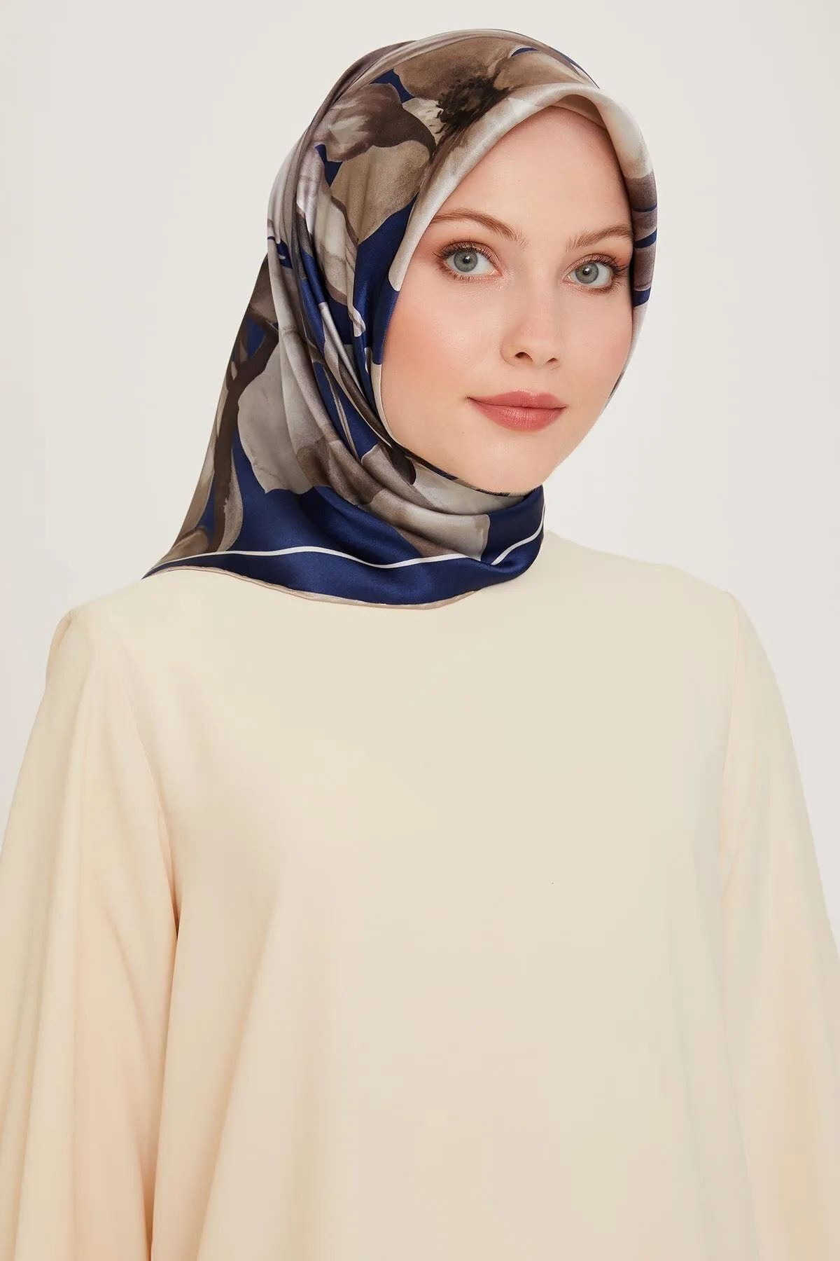 ARMİNE SURA İPEK EŞARP 2025 KIŞ SEZONU 9205D01-31