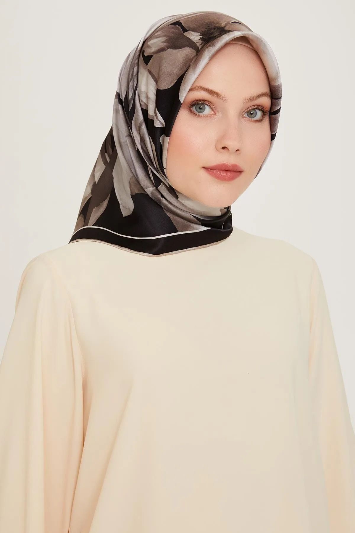 ARMİNE SURA İPEK EŞARP 2025 KIŞ SEZONU 9205D01-34